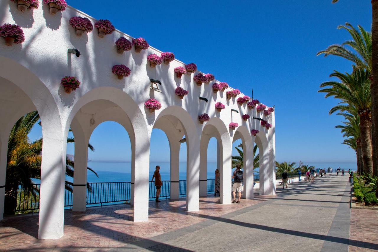 Apartamentos Mombasa 2 Planta Nerja Eksteriør bilde